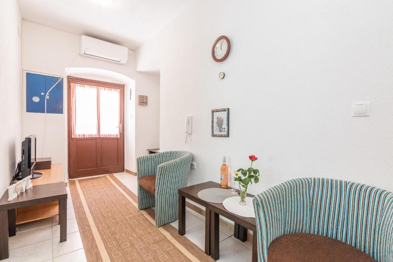 Апартаменты Apartman Knezevic Opric Экстерьер фото